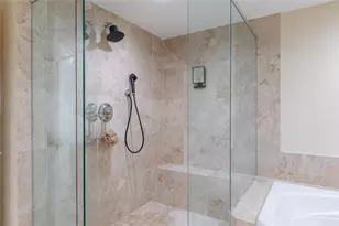 20201 E Country Club Dr, Aventura, FL 33180 - Photo 18