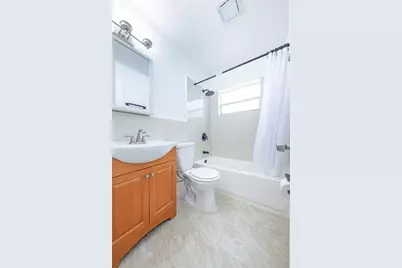 210 NE 40th St, Unit #212, Oakland Park, FL 33334 - Photo 4