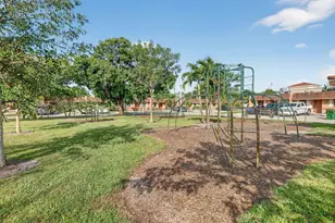 16 Toledo Ct, Davie, FL 33324 - Photo 52