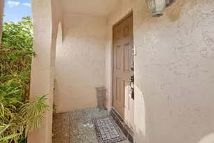 16 Toledo Ct, Davie, FL 33324 - Photo 4