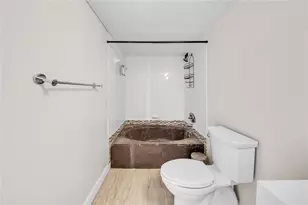 1000 Parkview Dr Unit #925(Available Now), Hallandale Beach, FL 33009 - Photo 18