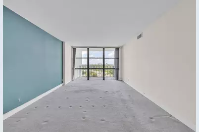 1000  Parkview Dr, Unit #925(Available Now), Hallandale Beach, FL 33009 - Photo 8