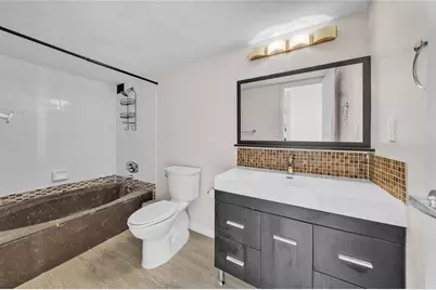 1000  Parkview Dr, Unit #925(Available Now), Hallandale Beach, FL 33009 - Photo 16