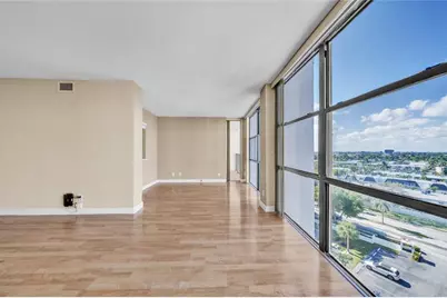 1000  Parkview Dr, Unit #925(Available Now), Hallandale Beach, FL 33009 - Photo 14