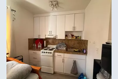 126 SE 10th St, Hallandale Beach, FL 33009 - Photo 4