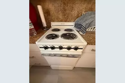 126 SE 10th St, Hallandale Beach, FL 33009 - Photo 8