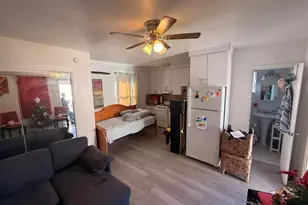 126 SE 10th St, Hallandale Beach, FL 33009 - Photo 2