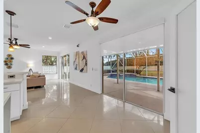 13702 NW 10th Ct, Pembroke Pines, FL 33028 - Photo 26