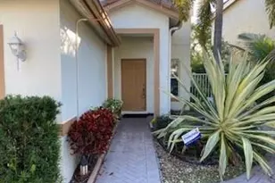 7148 Crescent Creek Way, Coconut Creek, FL 33073 - Photo 2