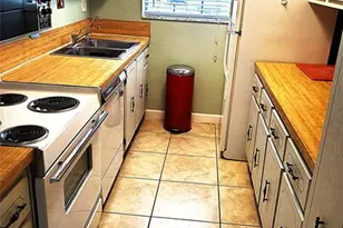 1152 Circle Dr, Delray Beach, FL 33445 - Photo 2