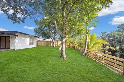 7420 SW 14th Pl, North Lauderdale, FL 33068 - Photo 12