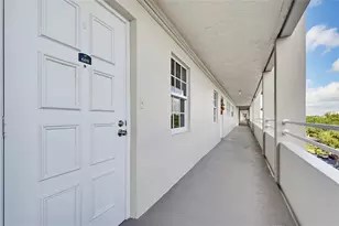 575 Oaks Ln, Pompano Beach, FL 33069 - Photo 20