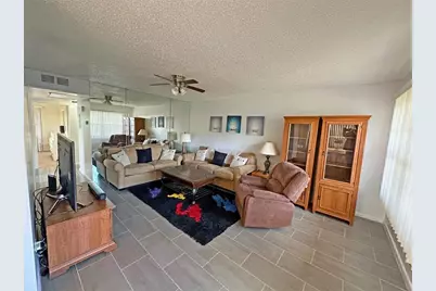 543  Mansfield M, Boca Raton, FL 33434 - Photo 2