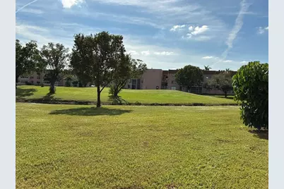 9481  Sunrise Lakes Blvd, Unit #102, Sunrise, FL 33322 - Photo 2