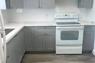 560 SW 14th St, Deerfield Beach, FL 33441 - Photo 2