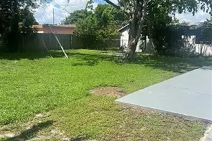 560 SW 14th St, Deerfield Beach, FL 33441 - Photo 16