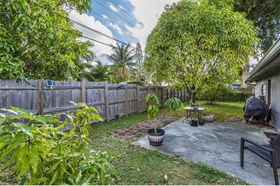 1610 SW 68th Ter, North Lauderdale, FL 33068 - Photo 18