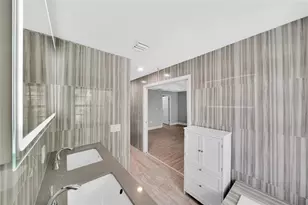 2725 NE 8th Ave, Wilton Manors, FL 33334 - Photo 44