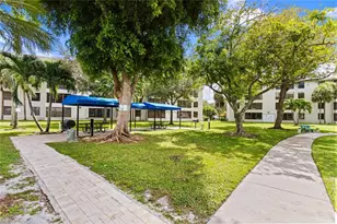 1719 Whitehall Dr, Davie, FL 33324 - Photo 40