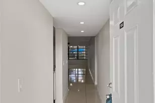 1719 Whitehall Dr, Davie, FL 33324 - Photo 4