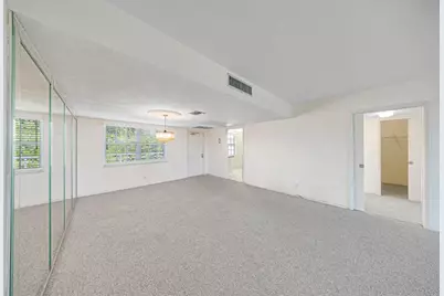 3850  Oaks Clubhouse Dr, Unit #409, Pompano Beach, FL 33069 - Photo 10