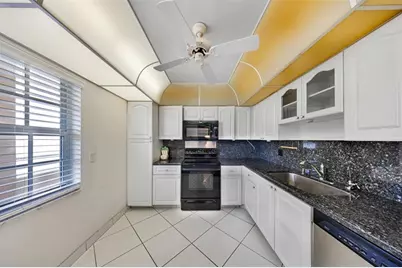 3850  Oaks Clubhouse Dr, Unit #409, Pompano Beach, FL 33069 - Photo 6