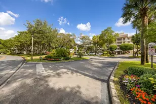 3850 Oaks Clubhouse Dr, Pompano Beach, FL 33069 - Photo 2