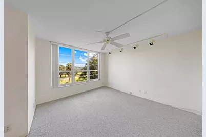 3850  Oaks Clubhouse Dr, Unit #409, Pompano Beach, FL 33069 - Photo 14