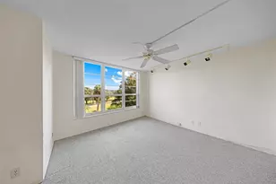 3850 Oaks Clubhouse Dr, Pompano Beach, FL 33069 - Photo 14