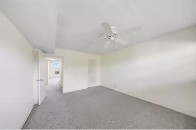 3850  Oaks Clubhouse Dr, Unit #409, Pompano Beach, FL 33069 - Photo 20