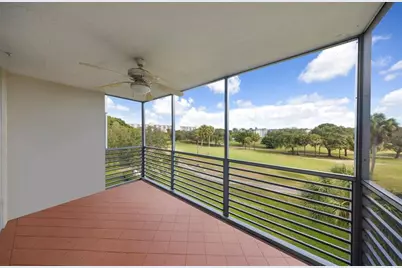 3850  Oaks Clubhouse Dr, Unit #409, Pompano Beach, FL 33069 - Photo 30