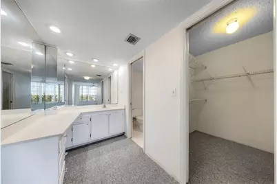 3850  Oaks Clubhouse Dr, Unit #409, Pompano Beach, FL 33069 - Photo 22