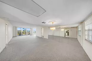 3850 Oaks Clubhouse Dr, Pompano Beach, FL 33069 - Photo 8