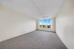 3850 Oaks Clubhouse Dr, Pompano Beach, FL 33069 - Photo 24