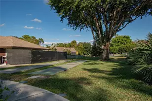 381 Ottawa Ct, Royal Palm Beach, FL 33411 - Photo 42