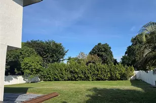 128 N Royal Pine Cir N, Royal Palm Beach, FL 33411 - Photo 12