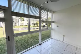 6005 Del Lago Cir, Sunrise, FL 33313 - Photo 4