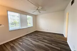 6005 Del Lago Cir, Sunrise, FL 33313 - Photo 8