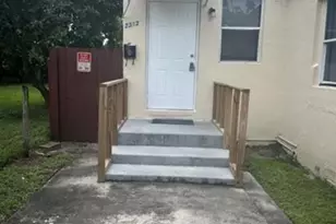 2312 Cleveland St, Hollywood, FL 33020 - Photo 2
