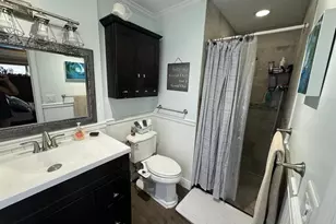 1509 NE 35th St, Oakland Park, FL 33334 - Photo 10