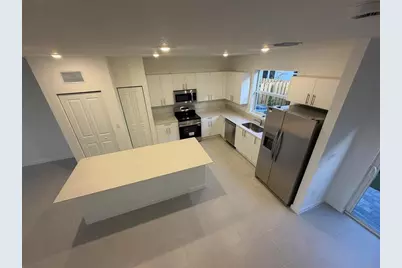 1131 SE 2 St, Florida City, FL 33034 - Photo 6