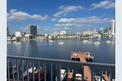 400  Golden Isles Dr, Unit #65, Hallandale Beach, FL 33009 - Photo 28