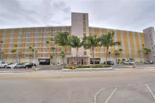 400 Golden Isles Dr, Hallandale Beach, FL 33009 - Photo 32