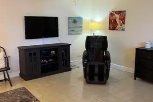 1351 N 12th Ct, Hollywood, FL 33019 - Photo 2