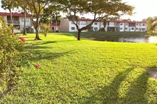 317 Lake Evelyn Dr, West Palm Beach, FL 33411 - Photo 12