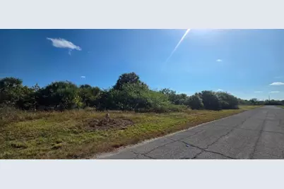 192  Carousel Ave, Labelle, FL 33935 - Photo 2