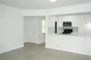 11574 NW 44th St, Coral Springs, FL 33065 - Photo 2