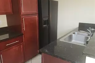 484 NW 43rd St, Oakland Park, FL 33309 - Photo 4