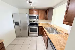 496 NW 165th Street Rd Unit, Miami, FL 33169 - Photo 4
