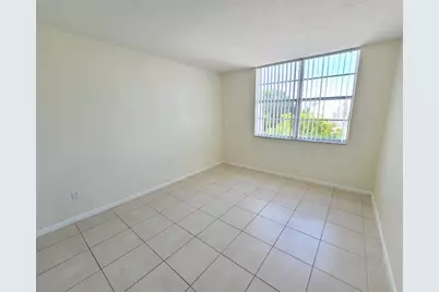 496 NW 165th Street Rd, Unit #D409, Miami, FL 33169 - Photo 6